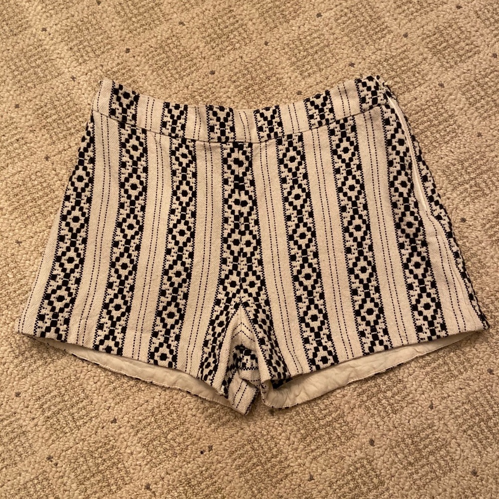 Hollister high waisted tribal shorts. Size 3